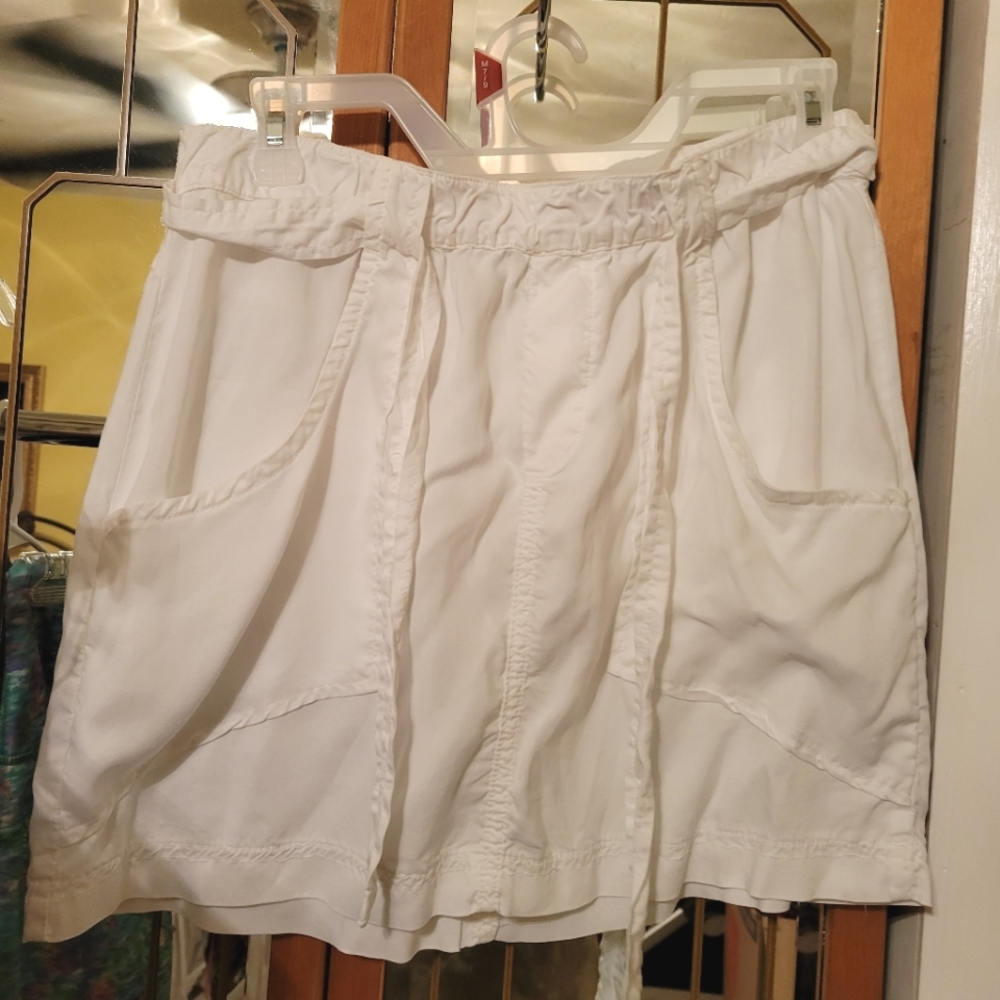 White skirt with tie belt size medium bella dahl